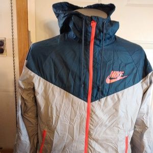 Vintage Nike wind breaker